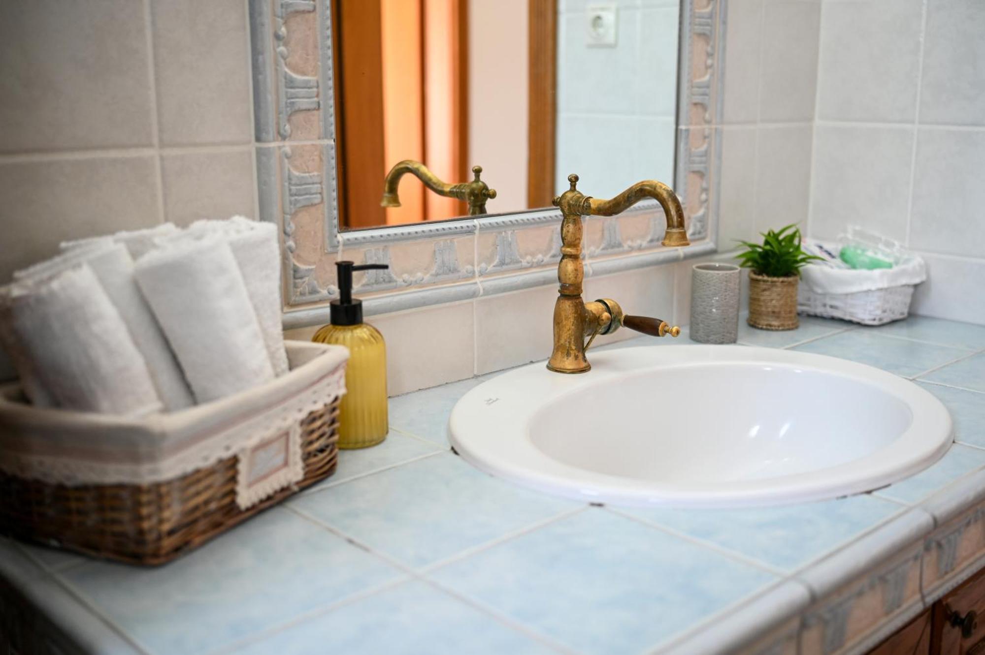 "Kochili Villa" Luxury Villa Agios Andreas  エクステリア 写真