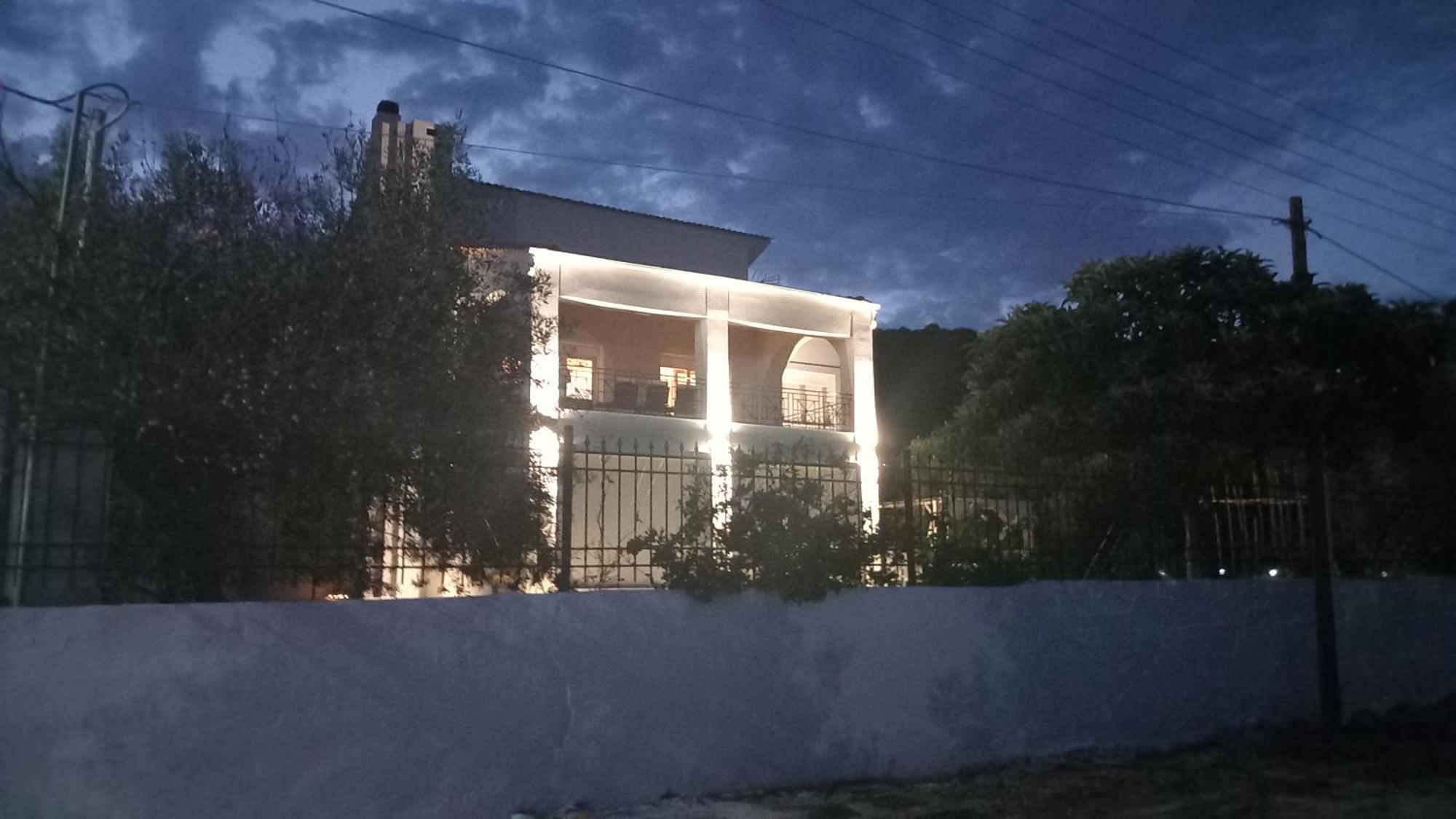 "Kochili Villa" Luxury Villa Agios Andreas  エクステリア 写真